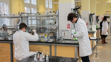 Etap Okręgowy 60 Olimpiady Chemicznej w dn 1 lutego 2014 na Wydziale Chemicznym Politechniki Wrocławskiej