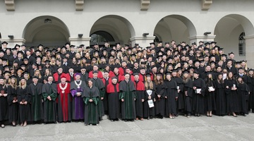 Uroczystość rozdania dyplomów inżynierskich - 24 kwietnia 2013 - zdjęcia grupowe